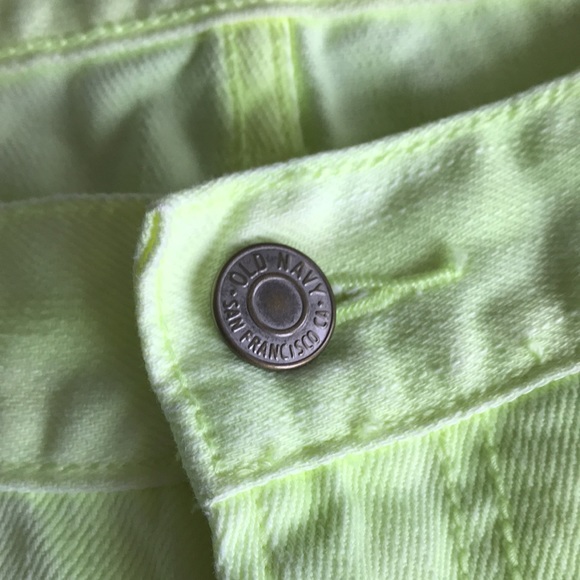 ✨Sold✨ Old Navy Neon Bleach Dyed Yellow The Diva Jean Shorts Size 4 - Picture 6 of 12